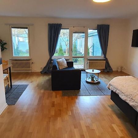 שטוקהולם Apartment With Garden Near Metro! מראה חיצוני תמונה