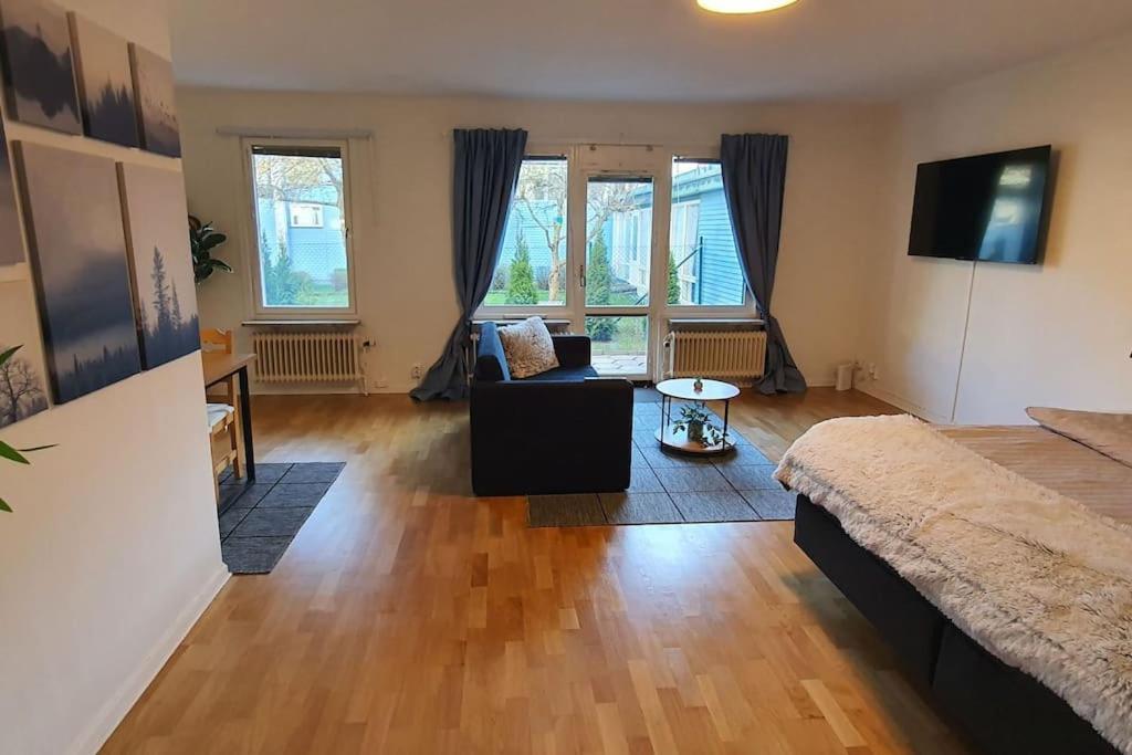 שטוקהולם Apartment With Garden Near Metro! מראה חיצוני תמונה